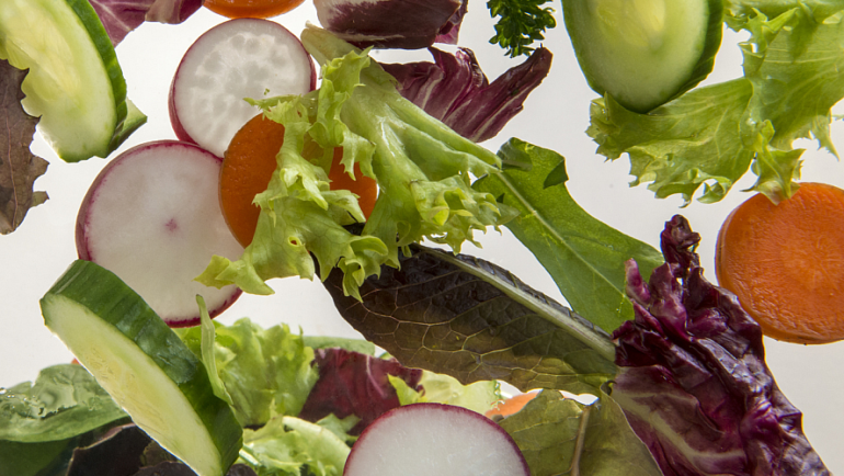 Make your salads sing with these tips from our chef and dietitian.