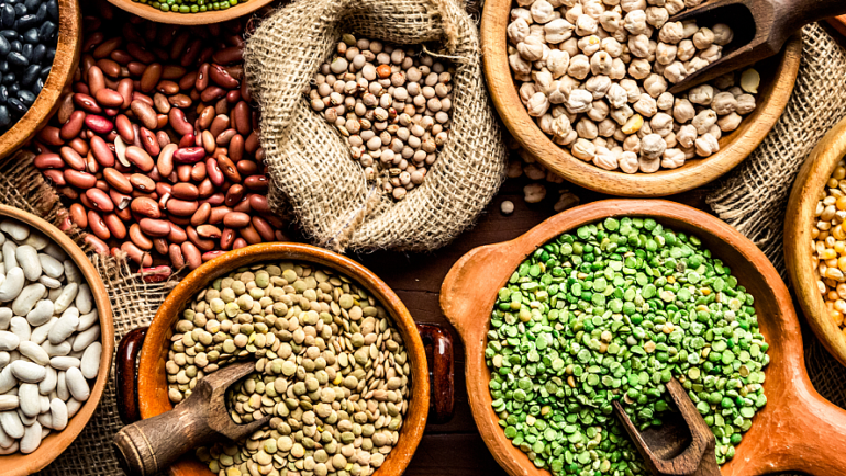 A dietitian explains the power of eating dried beans, peas, lentils, chickpeas and other legumes.