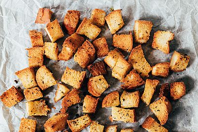 bread cubes croutons
