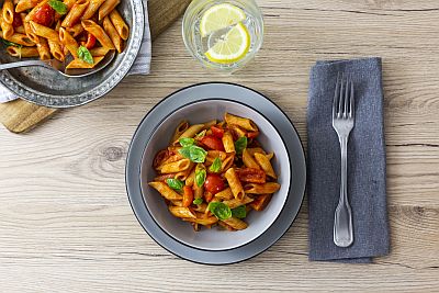 pasta with tomatoes and basil