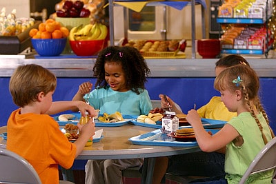 kids eating breakfast at school